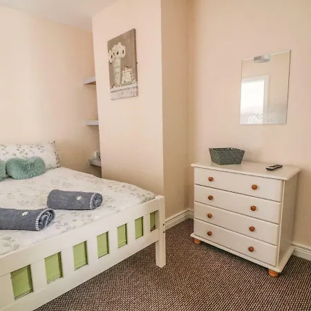 Oakfield Cottage, بيت للعطل *