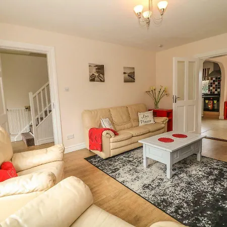 بيت للعطل Oakfield Cottage,